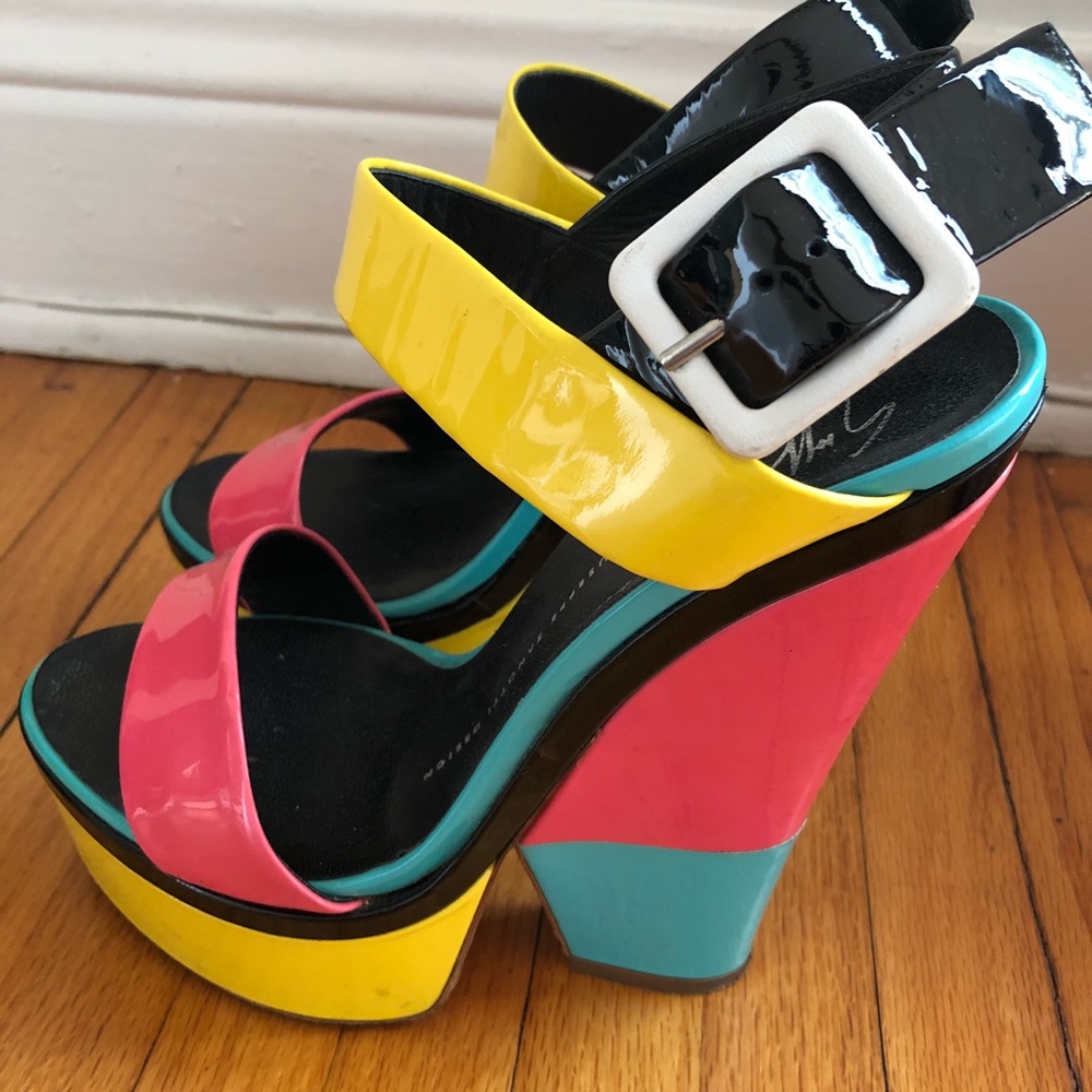 Color block sandal